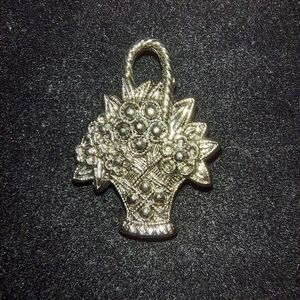 Vintage 80's Avon Flower Basket Pin